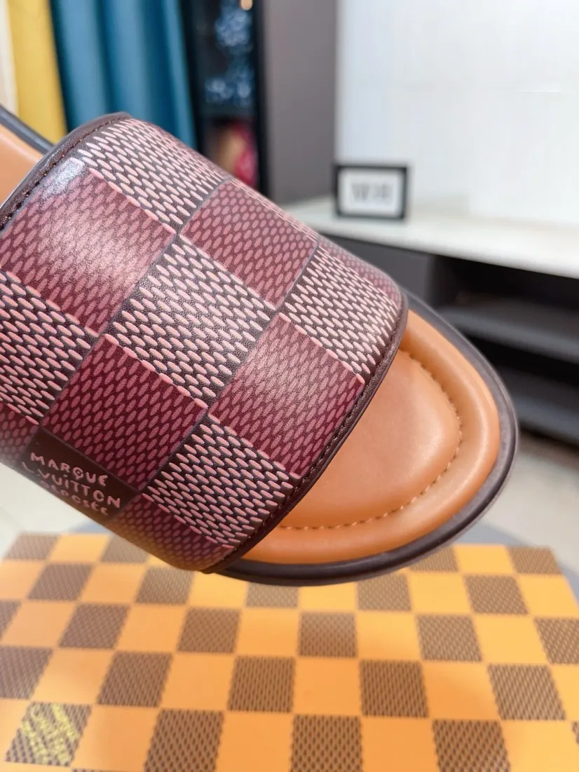 Men's shoes 💰340🌹🌹 (lv-Louis Vuitton) New men's slippers, high-end boutique, exquisite embossed logo decoration on the upper, fine workmanship, super soft soles, casual, loose and comfortable, a must-have in summer! \nsize：38-44